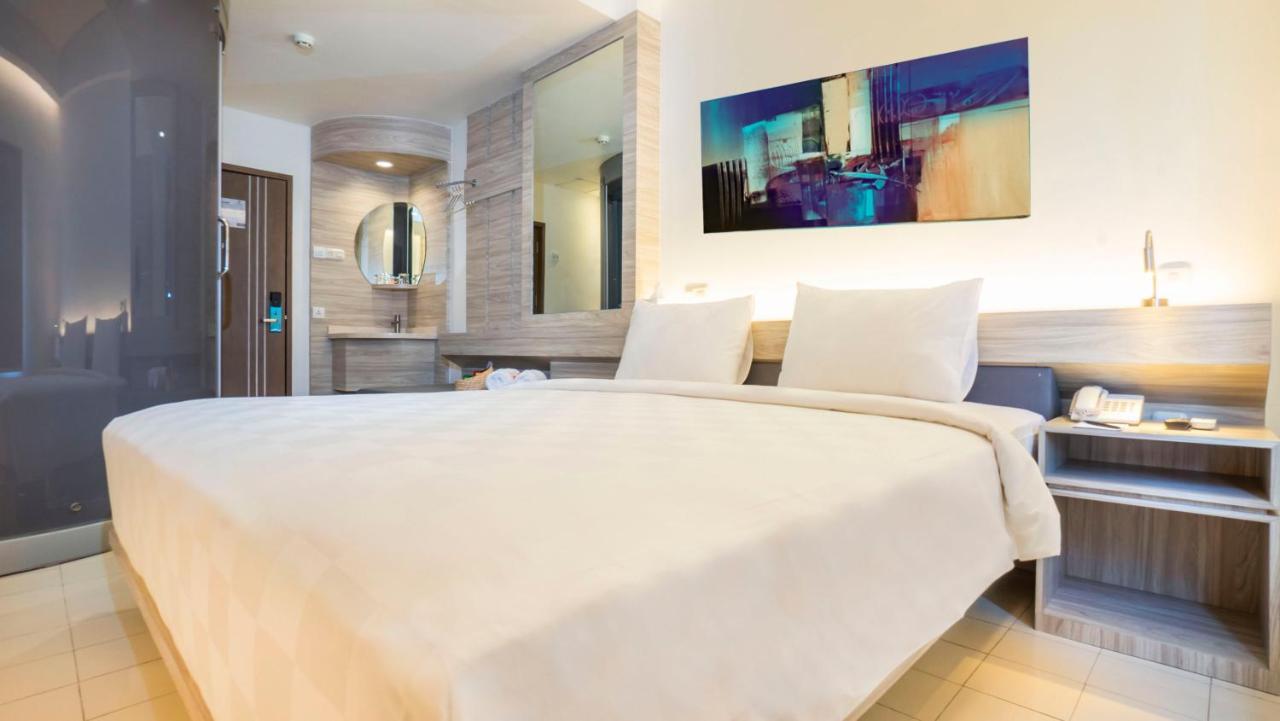 City Of Aventus Hotel - Denpasar Buitenkant foto