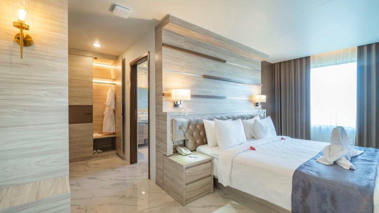 City Of Aventus Hotel - Denpasar Buitenkant foto