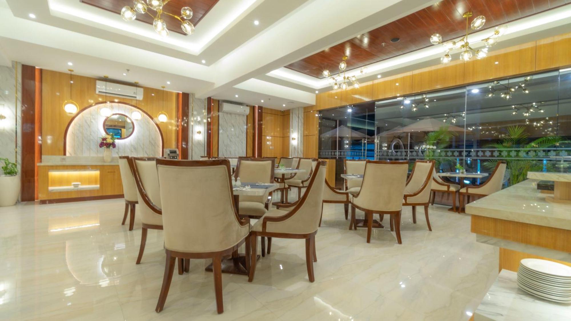 City Of Aventus Hotel - Denpasar Buitenkant foto