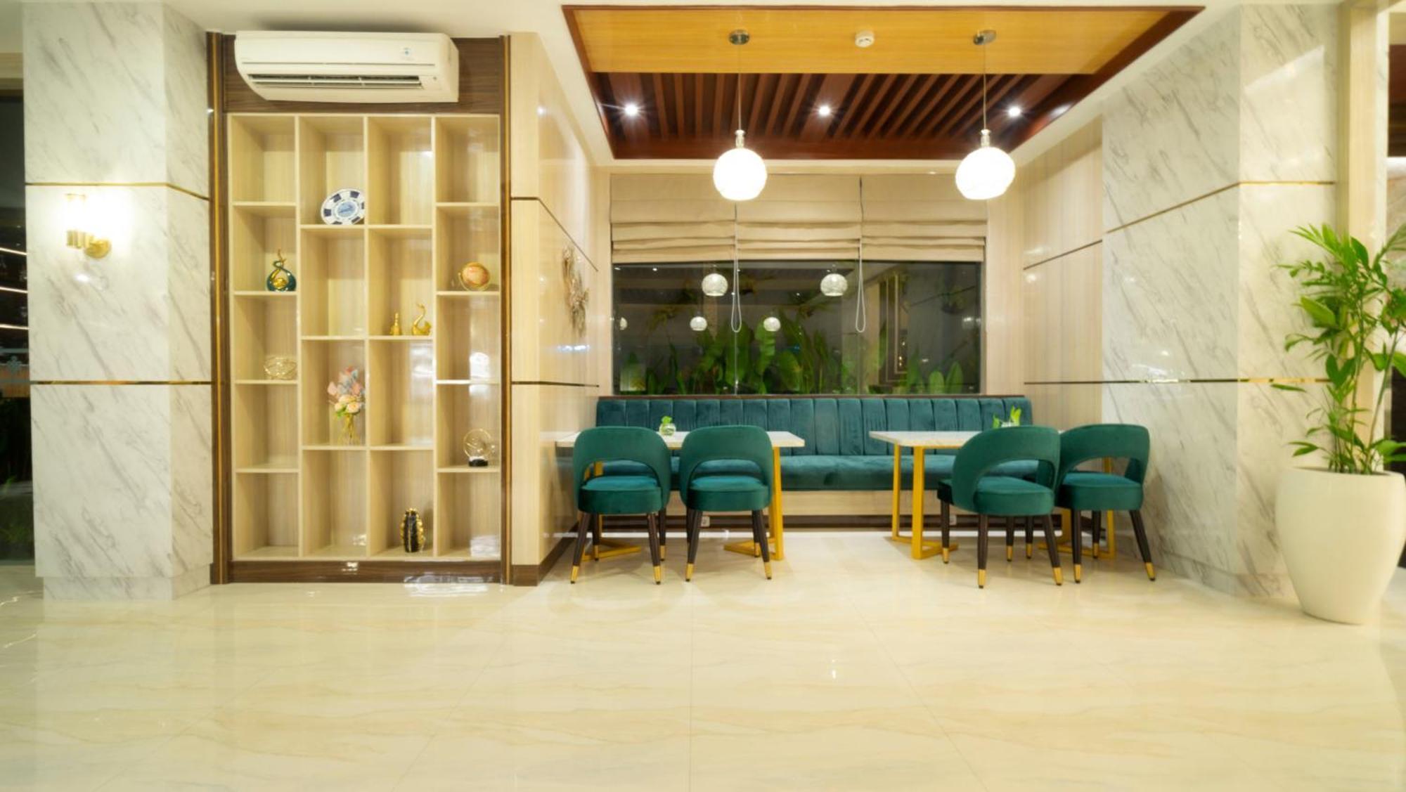 City Of Aventus Hotel - Denpasar Buitenkant foto