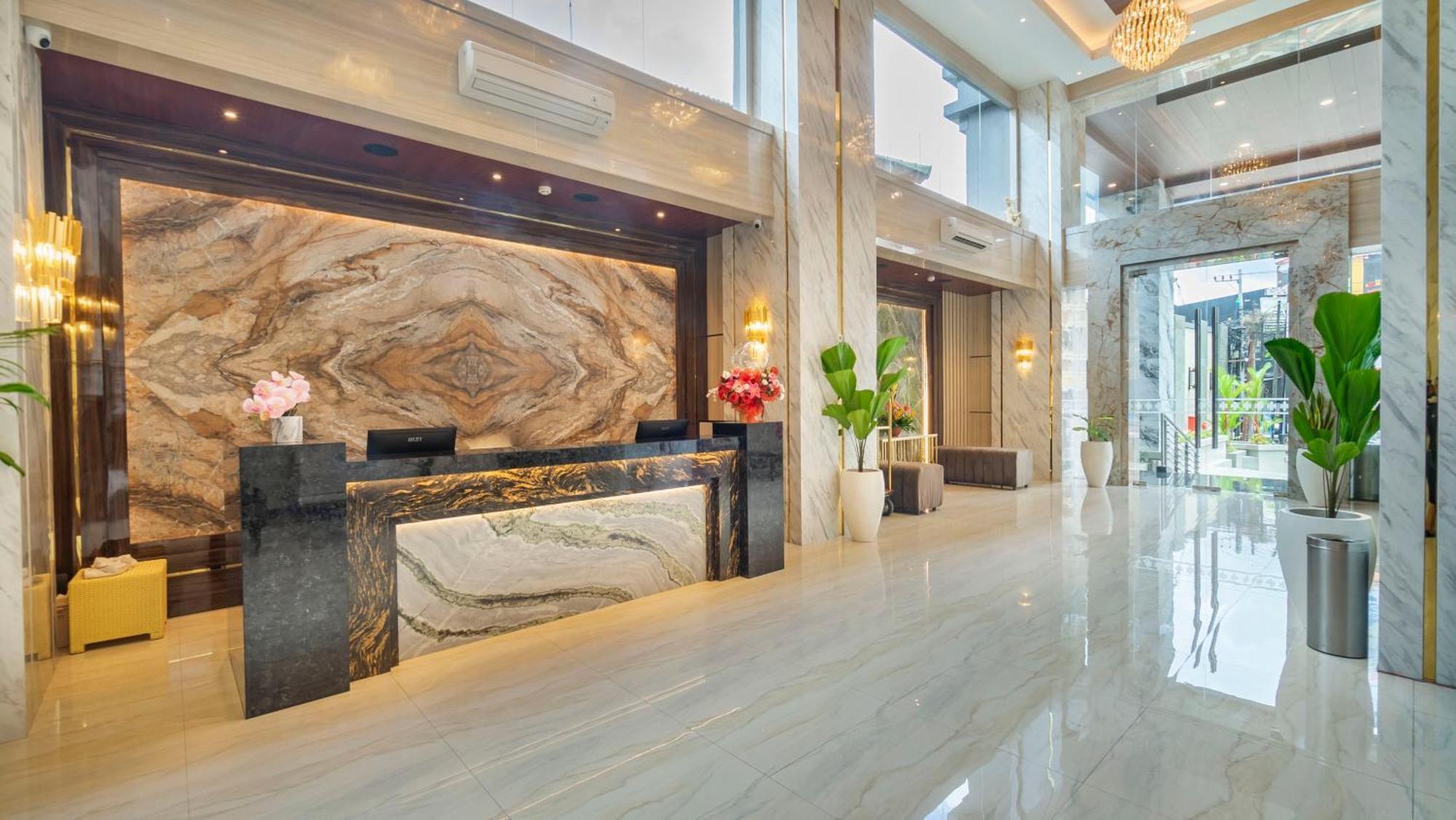 City Of Aventus Hotel - Denpasar Buitenkant foto