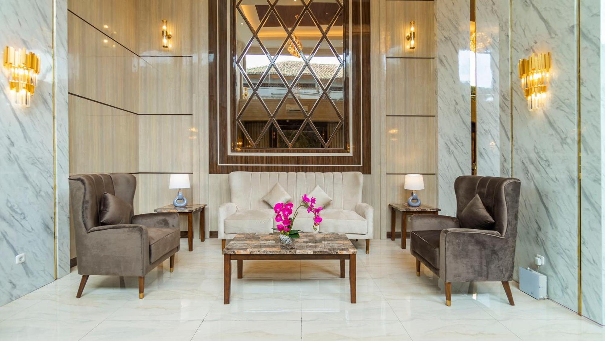 City Of Aventus Hotel - Denpasar Buitenkant foto