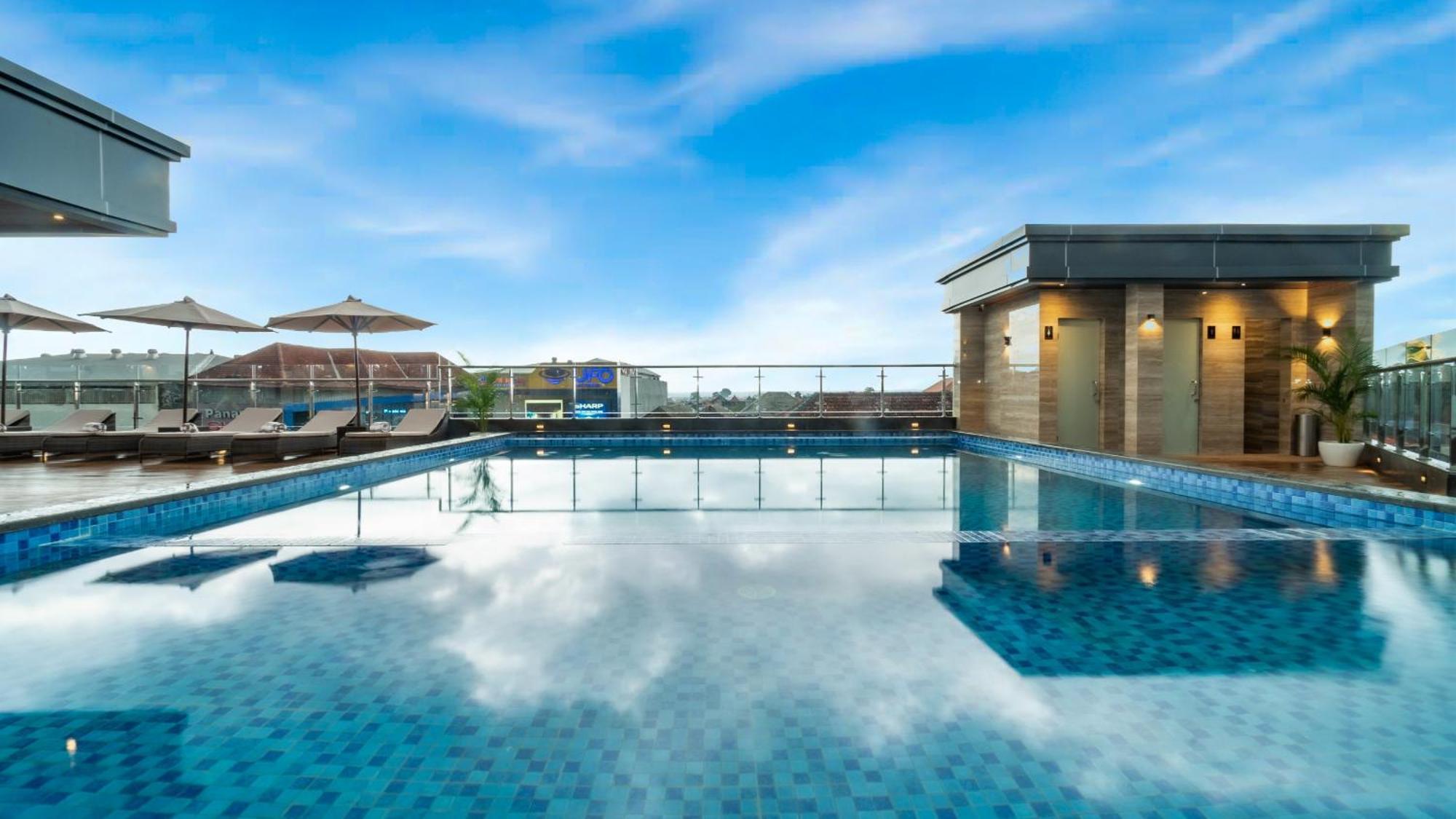 City Of Aventus Hotel - Denpasar Buitenkant foto