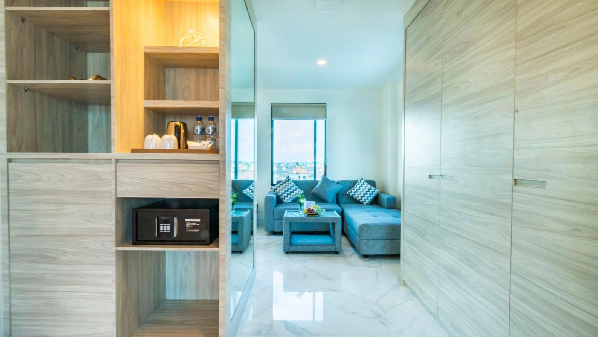 City Of Aventus Hotel - Denpasar Buitenkant foto